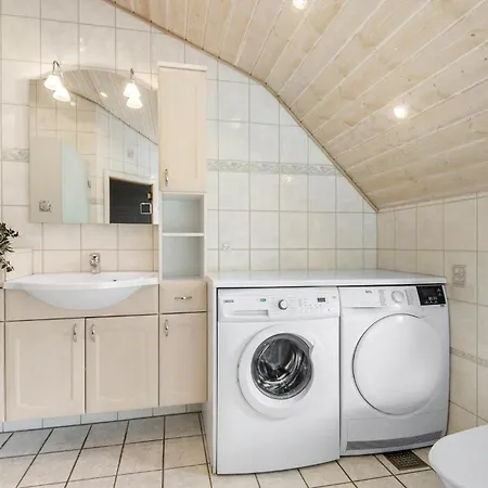 בית נופש Gorgeous In Henne With Kitchen