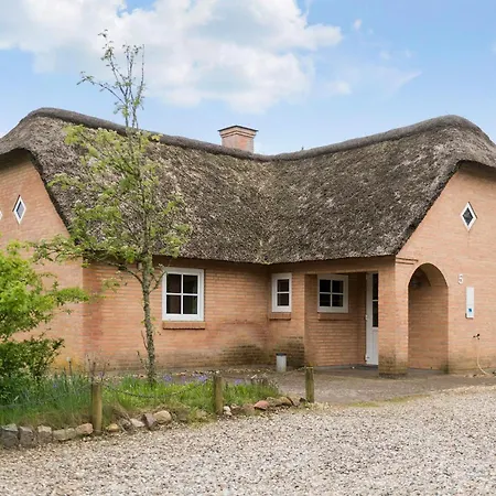 בית נופש Gorgeous In Henne With Kitchen *